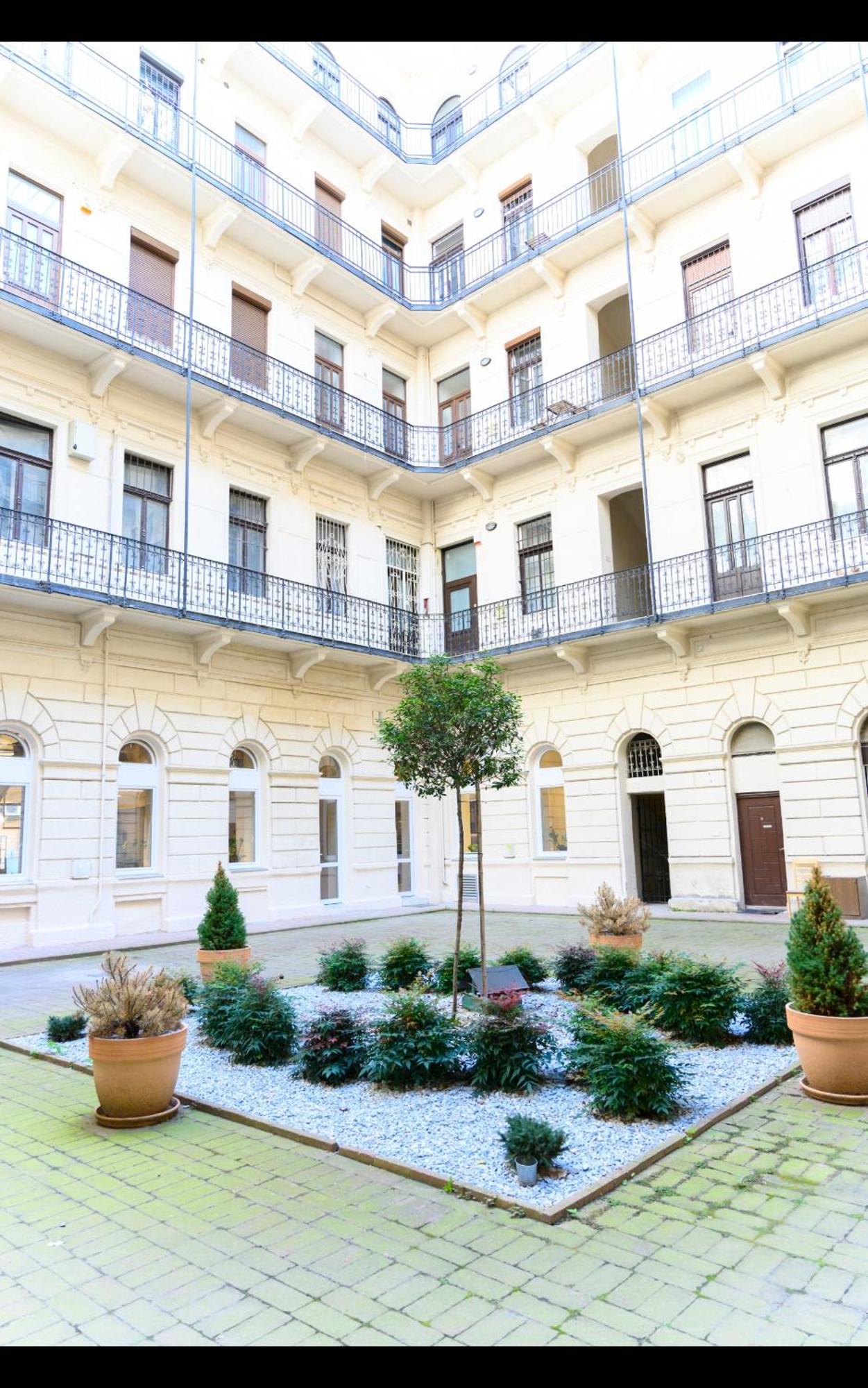 Bp Central Home Budapest Luaran gambar